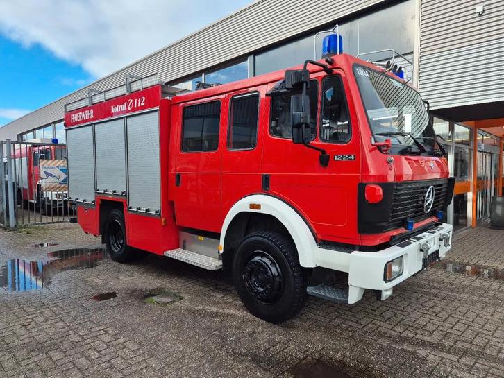 Mercedes-Benz SK 1224 4x4 FIRETRUCK/ FEUERWEHR/ 2400L TANK/, Auto's, Vrachtwagens, Bedrijf, Te koop, 4x4, ABS, Mistlampen, Trekhaak