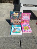 4 verscillende boeken, Ophalen, Zo goed als nieuw