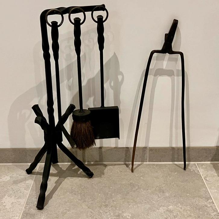 Smeedijzeren haard set haak,schep,borstel,tang. topstaat!, Huis en Inrichting, Haarden, Zo goed als nieuw, Ophalen
