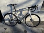 Trek Emonda 2024 racefiets, Fietsen en Brommers, Fietsen | Racefietsen, Ophalen, Zo goed als nieuw, Carbon, 10 tot 15 versnellingen