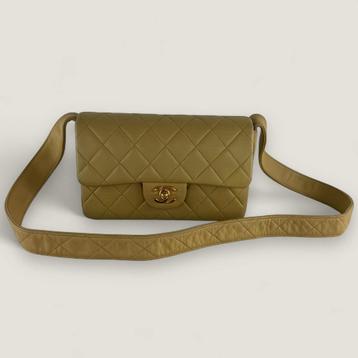 Chanel classic flap met schouderriem authentiek beschikbaar voor biedingen