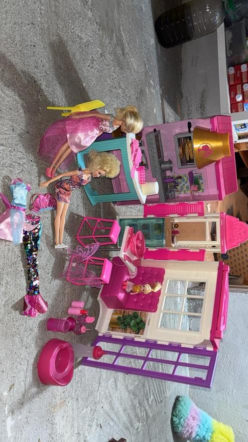 Barbie poppenhuis, Verzamelen, Poppenhuizen en Toebehoren, Gebruikt, Poppenhuis, Ophalen
