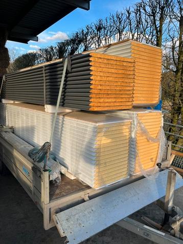Geïsoleerde poortpanelen beschikbaar voor biedingen