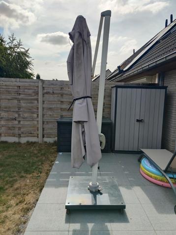 Zweefparasol garden impressions 300 x 300cm inclusief voet  beschikbaar voor biedingen