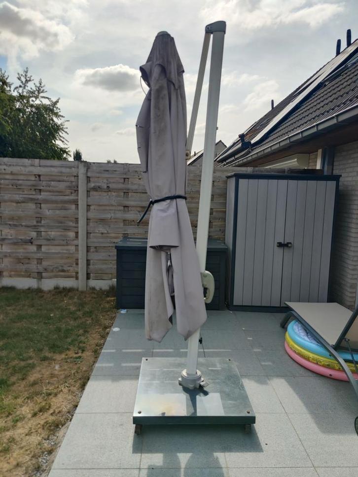 Zweefparasol garden impressions 300 x 300cm inclusief voet, Tuin en Terras, Parasols, Gebruikt, Parasolvoet, Ophalen