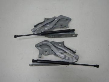 Audi A5 S5 8W 3.0 TFSI Motorkapscharnieren Set L+R 8W0823301 beschikbaar voor biedingen