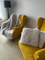Deux coussins fausse fourrure, Ophalen, Zo goed als nieuw