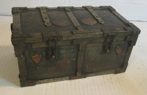 rare boîte à biscuits en étain Huntley & Palmers box case, Collections, Boîte en métal, Envoi