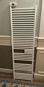 ELEKTRISCHE BADKAMERRADIATOR 1000W WIT RAL 9016, Ophalen, Zo goed als nieuw, Radiator