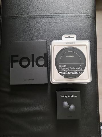 NIEUWE FOLD 4, 256GB + BUDS 2 PRO + WIRELESS FAST CHARGER 