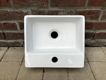 Handwasser/ lavabo/ wasbak voor toiletruimte beschikbaar voor biedingen