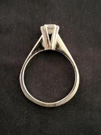 Witgouden ring 18k met solitaire diamant, Ophalen, Zo goed als nieuw