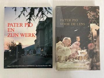 Lot van 2 fotoboeken heilige Pater Pio