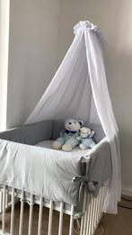 Park baby / babybox op wieltjes met matras, parkomrander en, Kinderen en Baby's, Babyparken, Ophalen, Zo goed als nieuw, Wieltjes