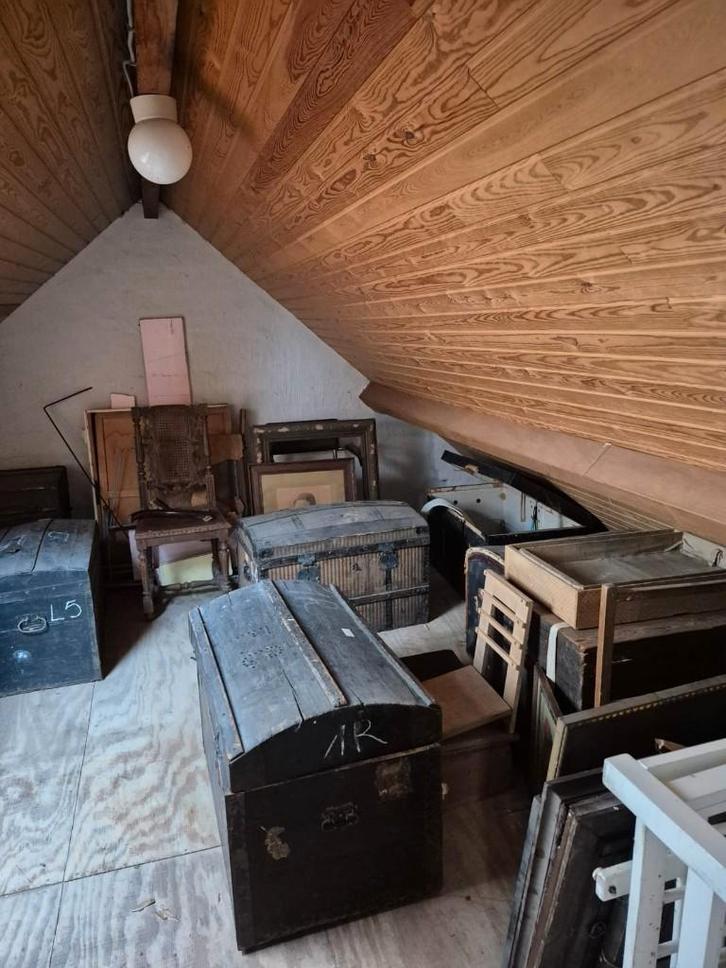 Partij antieke koffers, kisten & oude meubels, Handtassen en Accessoires, Koffers, Gebruikt, Ophalen