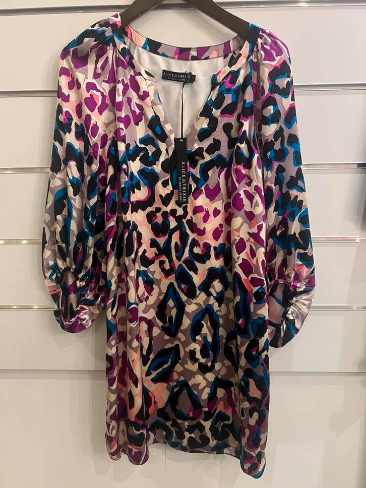 100% zijde  Alice & Trixie zijden jurk, Kleding | Dames, Jurken, Zo goed als nieuw, Ophalen of Verzenden