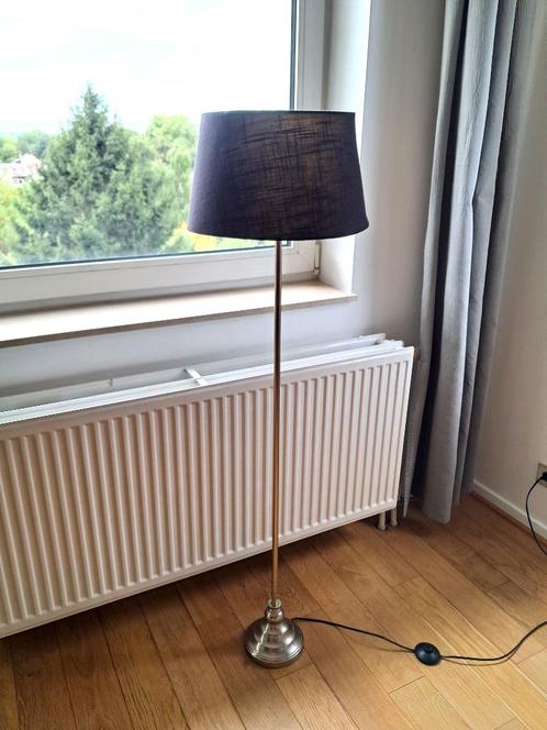 Ikea metalen vloerlamp met lampenkap, Huis en Inrichting, Lampen | Vloerlampen, Gebruikt, 100 tot 150 cm, Metaal, Stof, Ophalen