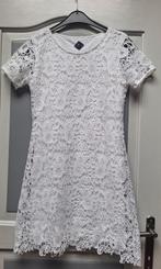 Robe blanche en dentelle., Kleding | Dames, Jurken, Wit, Zo goed als nieuw, Boven de knie, Ophalen