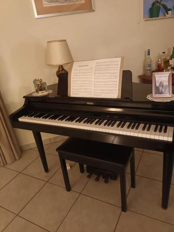 Piano Yamaha Clavinova CLP-555  beschikbaar voor biedingen