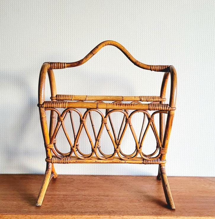 Prachtige antiek/vintage rotan lectuurmand!, Huis en Inrichting, Woonaccessoires | Krantenbakken en Lectuurbakken, Ophalen of Verzenden
