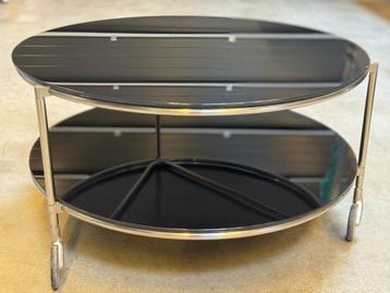 Table ronde avec deux plateaux beschikbaar voor biedingen