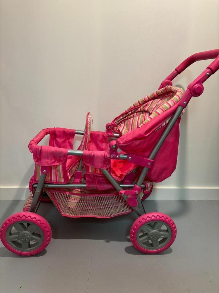 Schattige roze buggy voor 2 poppen, Kinderen en Baby's, Speelgoed | Poppen, Gebruikt, Babypop, Ophalen
