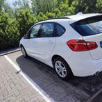 BMW 218i, Auto's, BMW, Emergency brake assist, Te koop, 2 Reeks Active Tourer, Benzine