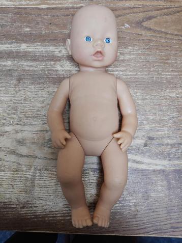 Babypop beschikbaar voor biedingen