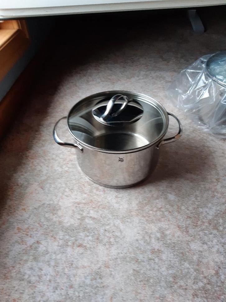 Lot de 5 casseroles WMF avec couvercles, Maison & Meubles, Cuisine | Casseroles & Poêles, Comme neuf, Ensemble de casseroles, Inox