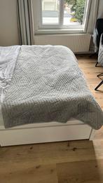 Grijze plaid of sprei, Huis en Inrichting, Slaapkamer | Boxsprings, Ophalen of Verzenden, Zo goed als nieuw