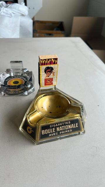 Asbak boule nationale beschikbaar voor biedingen