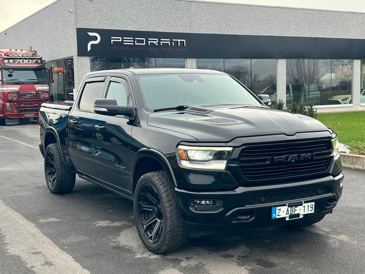 RAM LARAMIE 5700 V8*LPI+LUCHTVERING*, Auto's, Dodge, Bedrijf, Te koop, RAM 1500, 360° camera, 4x4, ABS, Achteruitrijcamera, Adaptieve lichten