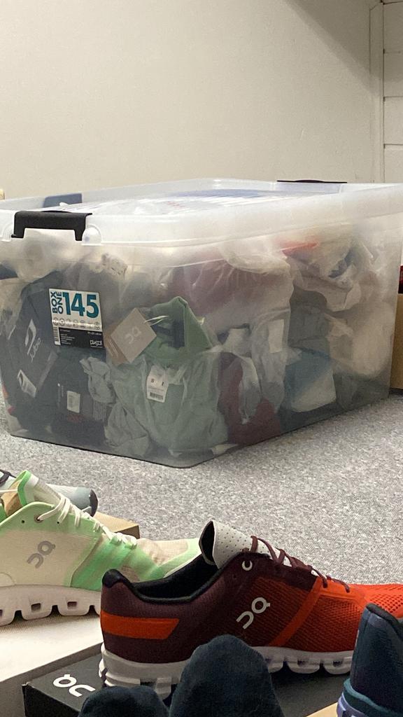 Splinternieuwe ON RUNNING kledij + SPIKES, Kleding | Heren, Sportkleding, Nieuw, Hardlopen of Fietsen, Maat 46 (S) of kleiner