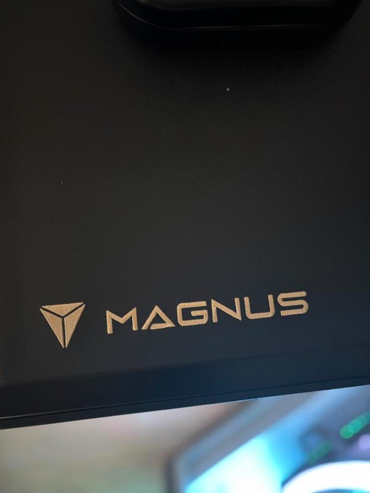 PC - Bureau/Philips teinte/chaise/tapis, Informatique & Logiciels, Ordinateurs de bureau, SSD, Gaming, Enlèvement