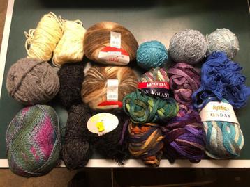 pelotes de laine à tricoter / crocheter	