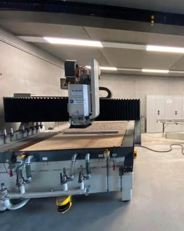Vaskon vlabed freesmachine met vacuum tafel beschikbaar voor biedingen
