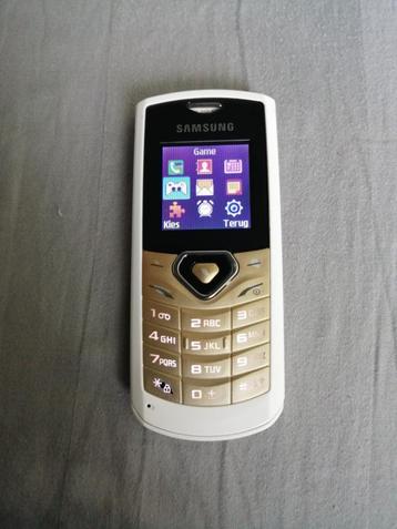 OP=OP!! SAMSUNG GT-E1170 MOBILE PHONE WHITE/GOLD TELEFOON beschikbaar voor biedingen