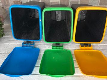 Poubelles pvc recyclage, Enlèvement, Comme neuf