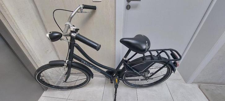 Volare zwarte fiets — junior 18 - 25 jaar, Fietsen en Brommers, Fietsen | Bakfietsen, Zo goed als nieuw, Ophalen