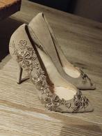 Hakken maat 41, Pumps, Beige, Ophalen of Verzenden, Zo goed als nieuw