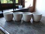 Set van 4 kleine witte kopjes., Ophalen of Verzenden, Zo goed als nieuw, Effen, Kop(pen) en/of Schotel(s)