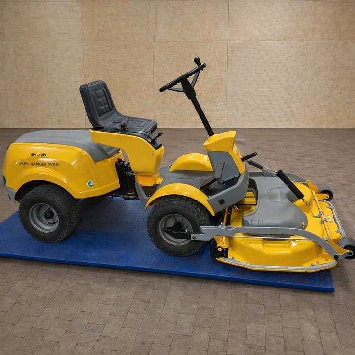 Zitmaaier stiga park honda 2 cyl v-twin frontmaaier servo, Tuin en Terras, Zitmaaiers, Ophalen