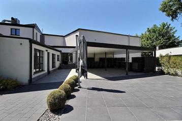 Commerce à vendre à Montigny-Le-Tilleul beschikbaar voor biedingen