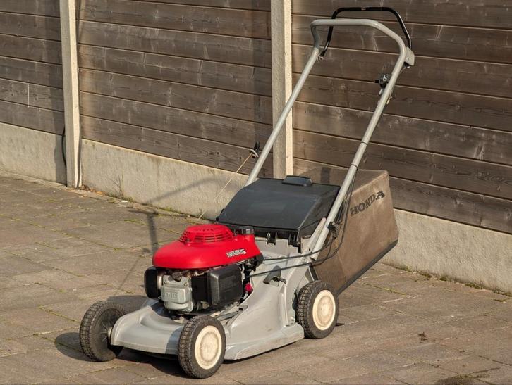Honda HRB475C grasmaaier, Tuin en Terras, Grasmaaiers, Gebruikt, Benzine-grasmaaier, Opvangzak, Ophalen