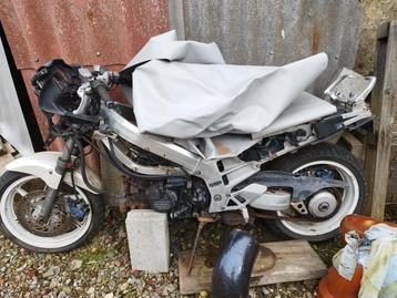 Honda vfr750 f rc36 pièces et cadre papiers  beschikbaar voor biedingen