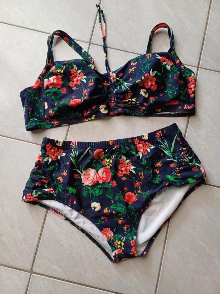 bikini dames maat 50 zonder beugels is wel gevoerd, Kleding | Dames, Badmode en Zwemkleding, Zo goed als nieuw, Bikini, Overige kleuren