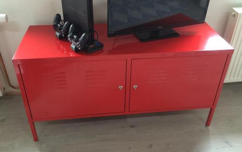 IKEA PS - rood gelakte metalen kast - tv of opbergruimte, Huis en Inrichting, Kasten |Televisiemeubels, Gebruikt