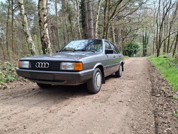 Oldtimer Audi 80  1986, Argent ou Gris, Achat, 4 portes, 3 places