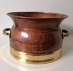 Bloempot in geel en rood koper met handvatten., Ophalen, Zo goed als nieuw