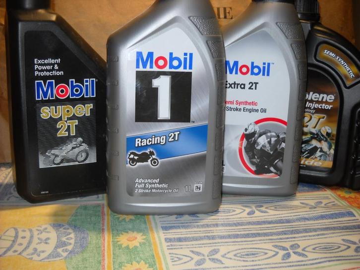 Bidons de 1 L  Huile 2 temps; min & synth., Auto diversen, Overige Auto diversen, Ophalen